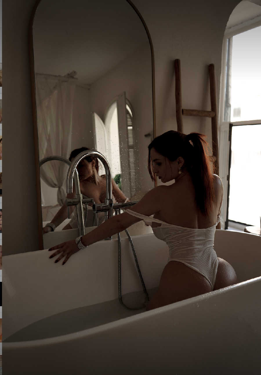 A playful frame from Miranda Faith nude — online in Zagreb